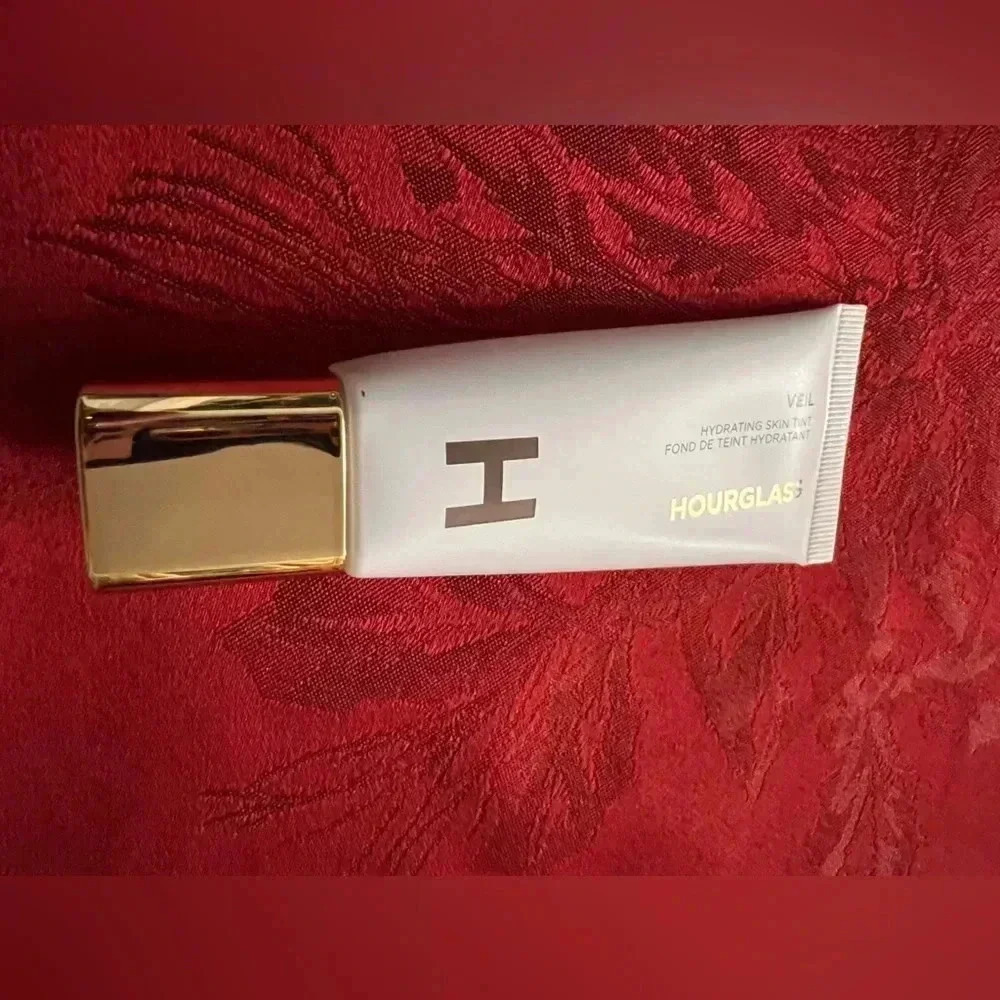 Hourglass Veil Hydrating Skin Tint Foundation - SHADE 18 - 1.1 oz / 35mL NEW - Picture 5 of 8